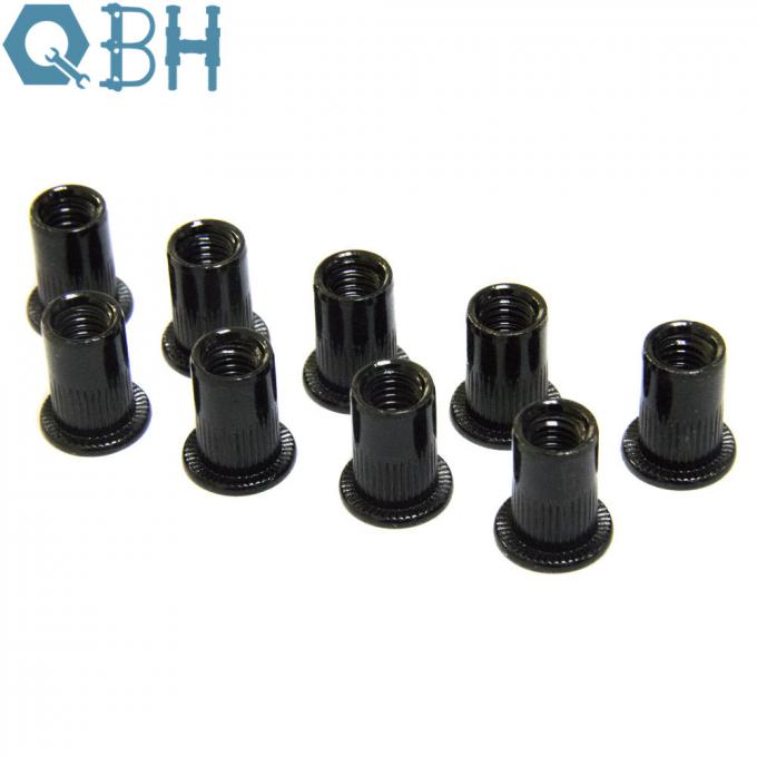 QBH Carbon Steel Black Rivet Nuts dengan Flat Head Knurled Body 0